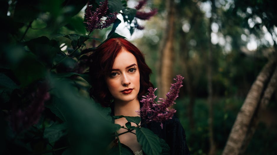 Aplicación de champú violeta sobre cabello decolorado